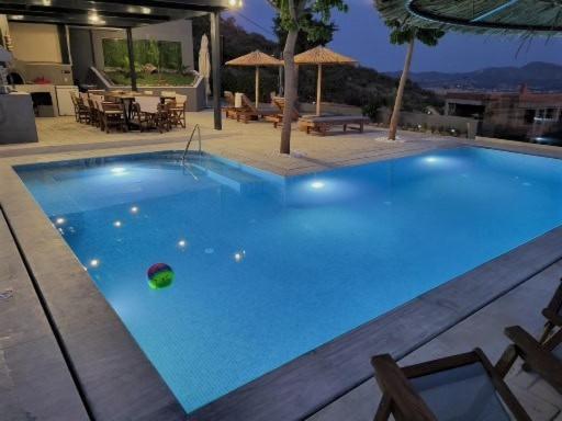 "Stergiou Luxury Apartment 2nd Floor" με κοινη πισινα Saronida Εξωτερικό φωτογραφία