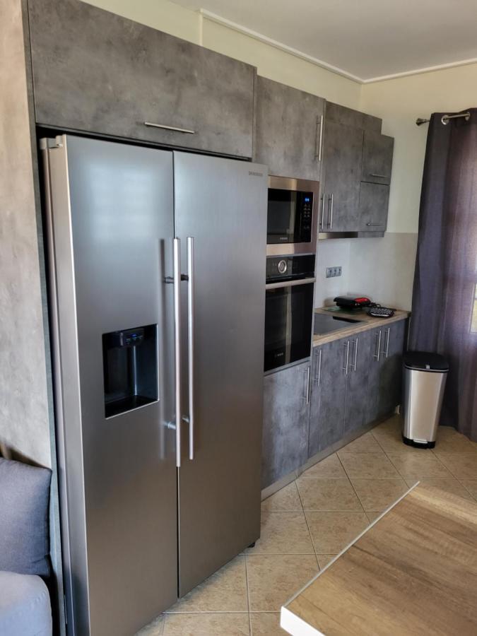 "Stergiou Luxury Apartment 2nd Floor" με κοινη πισινα Saronida Εξωτερικό φωτογραφία
