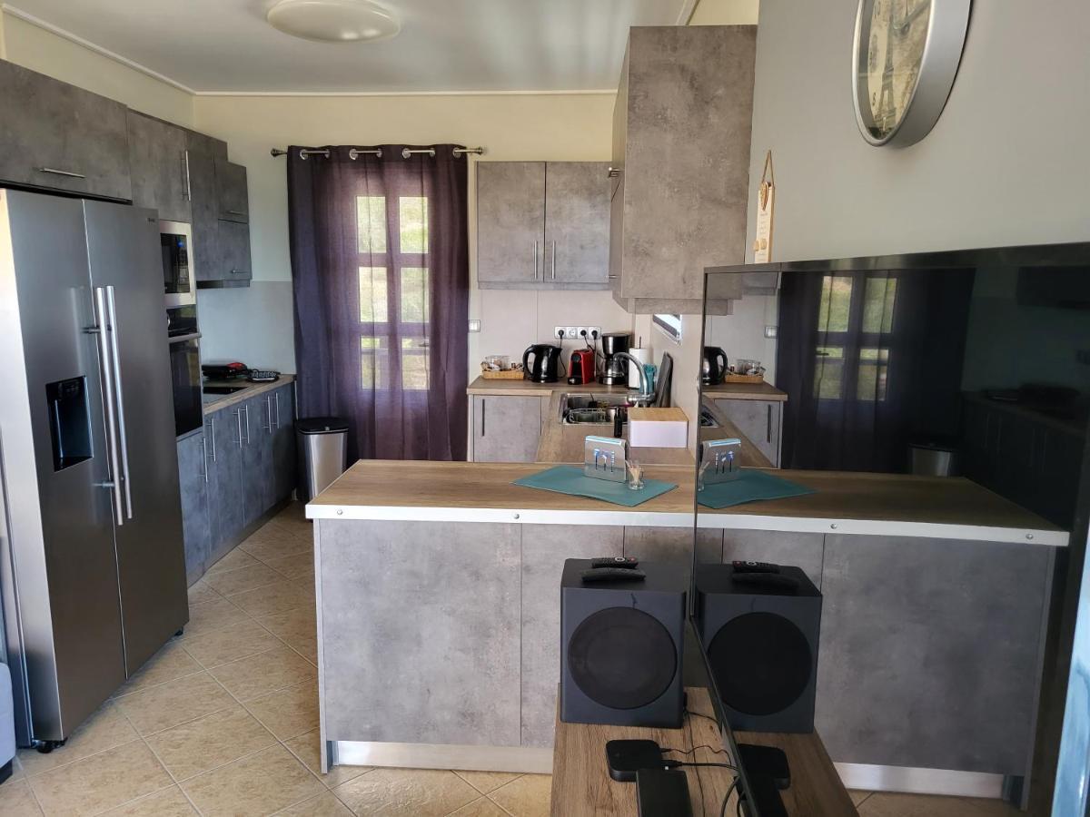 "Stergiou Luxury Apartment 2nd Floor" με κοινη πισινα Saronida Εξωτερικό φωτογραφία