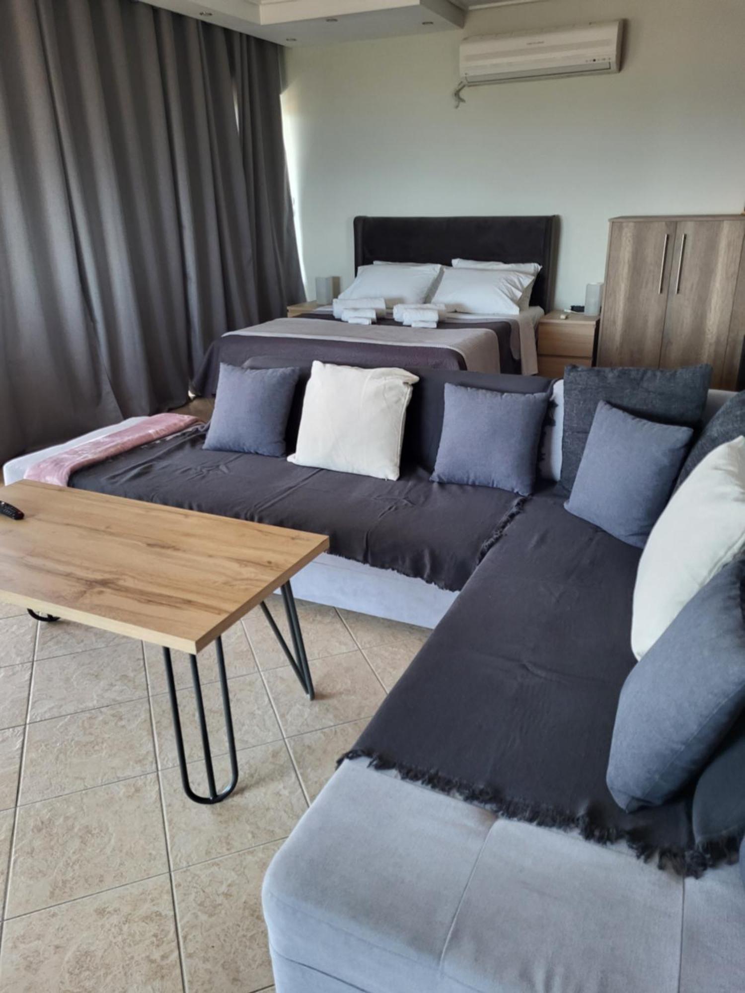 "Stergiou Luxury Apartment 2nd Floor" με κοινη πισινα Saronida Δωμάτιο φωτογραφία